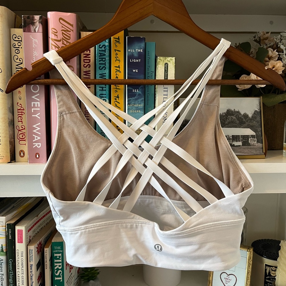 Lululemon Free to Be Moved Bra
